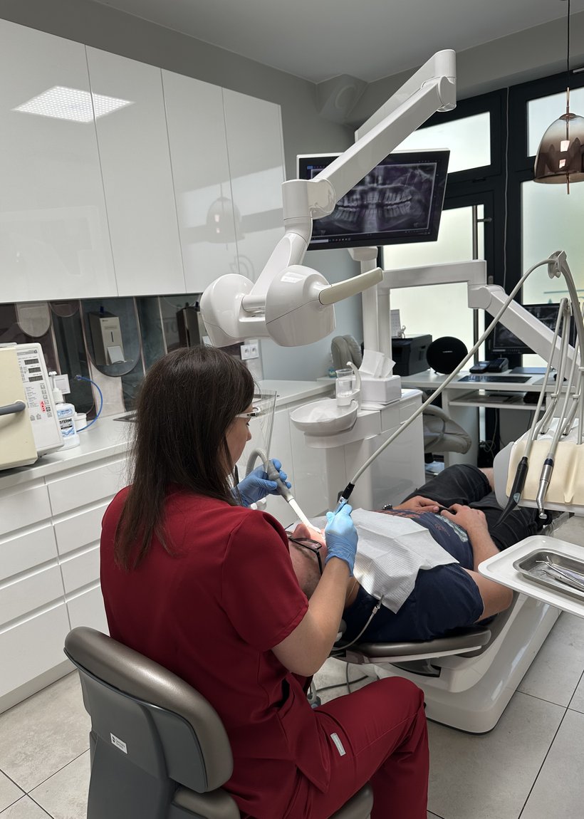 Zabieg w gabinecie Dentiko